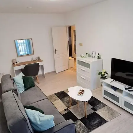 Cili Apartman * 에게르